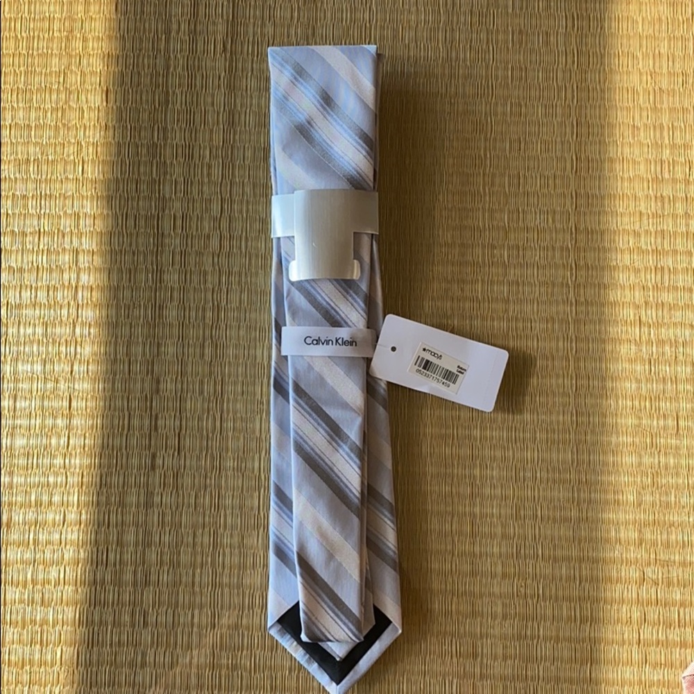 Calvin Klein Silk Blue and White Stripped Tie - Picture 3 of 4
